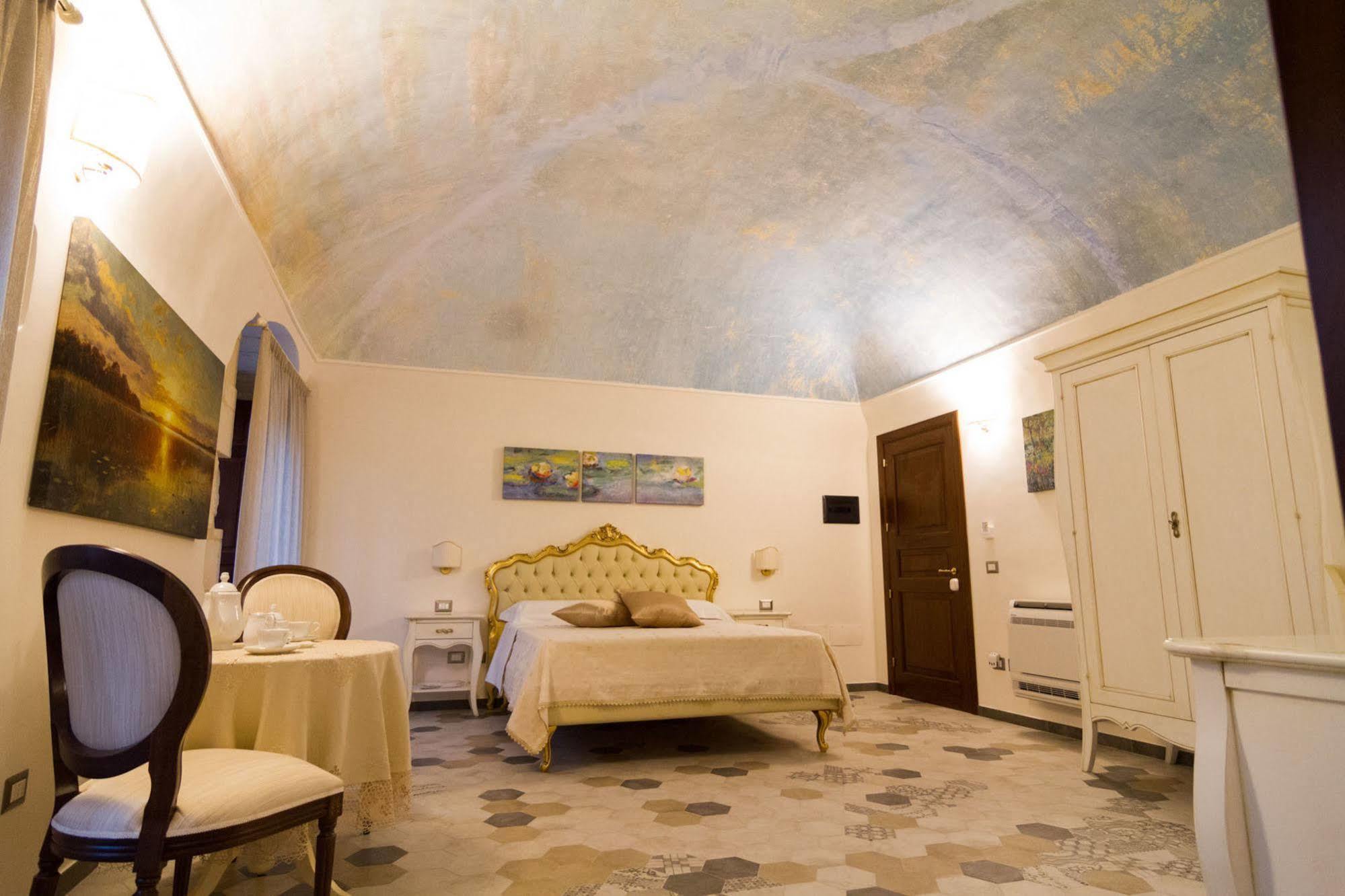 Palazzo Tasca 3*