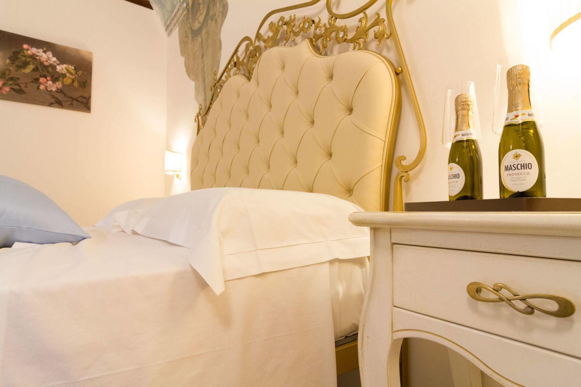 Bed & Breakfast Palazzo Tasca 3*
